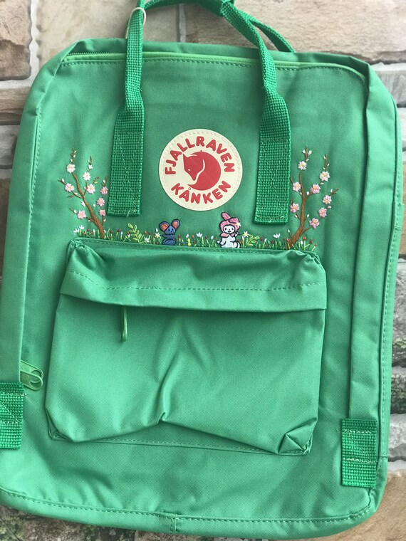 Fjallraven Kanken embroidered with cherry blossoms/Fjallraven