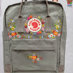 Fjällräven Kanken Rucksack bestickt mit Blumen, Fjällräven Kanken Rucksack mit Blumen, benutzerdefinierter Kanken Rucksack, Blumenstickerei