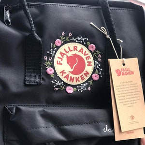 Fjällräven kanken gestickte Blumen, individuell gestickter Namensrucksack, maßgeschneiderte Tasche
