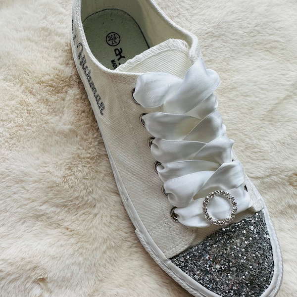 Pair of Silver Gem Circular Shoe Buckles - DIY Wedding Bride Shoes, Trainers, Converse