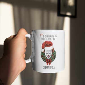 Taza de café de Navidad Penny Wise / Taza de café de Navidad divertida / Taza de Navidad / Taza de Navidad divertida perfecta para Secret Santa o un relleno de medias