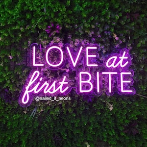 Love at first bite LED Neon *2 YEAR WARRANTY* Sign Light Bespoke Signage Lighting present bar diner gift living bedroom restaurant cafe