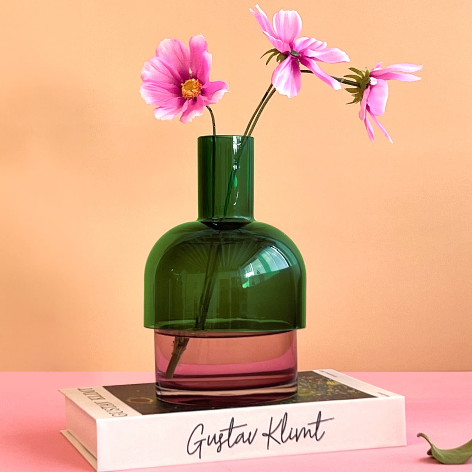 Medium Flip Vase, Groen en Roze, Glazen Vaas, Onomkeerbare vaas, Mondgeblazen glazen vaas, Cloudnola, Bloemenvaas, Avocadovaas, cloudnola