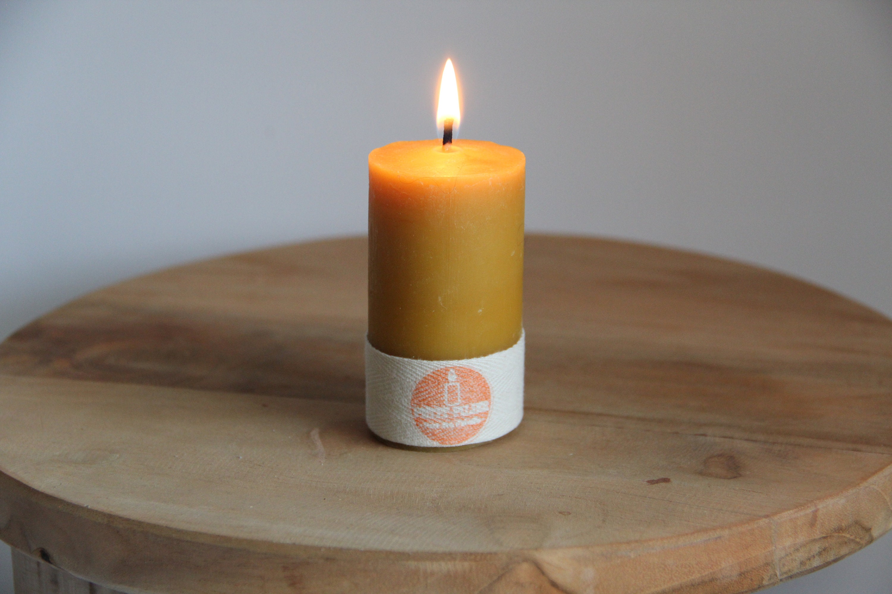 Bougie à La Cire d'abeille Petit Pilier Parfum Clémentine Monoï