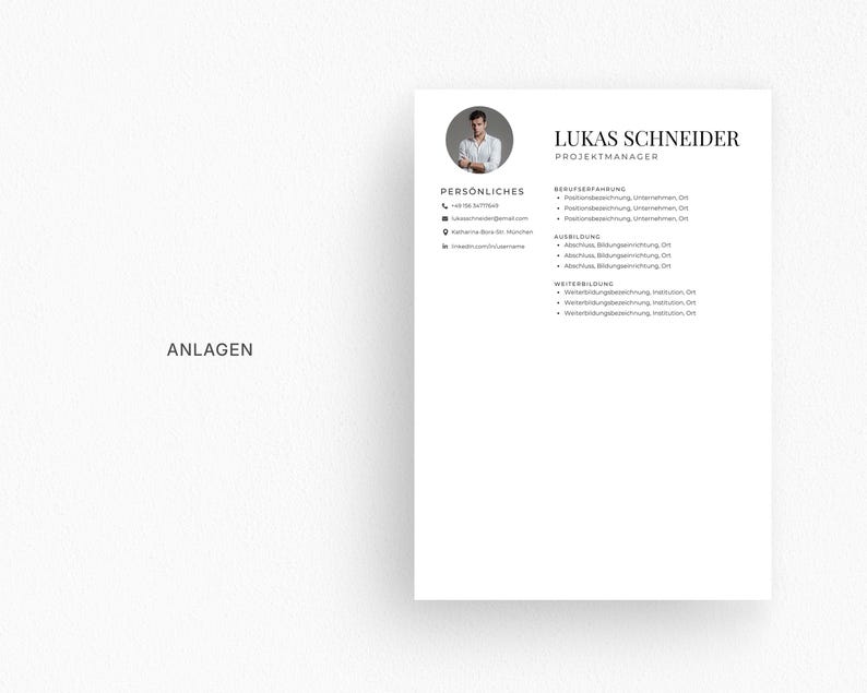 Op de afbeelding: Een minimalistische cv-sjabloon met een professioneel ontwerp. Het document bevat de naam "Lukas Schneider" en de titel "Projektmanager" bovenaan. Contactgegevens en werkervaring staan hieronder vermeld. Het woord "ANLAGEN" is zichtbaar aan de linkerkant.