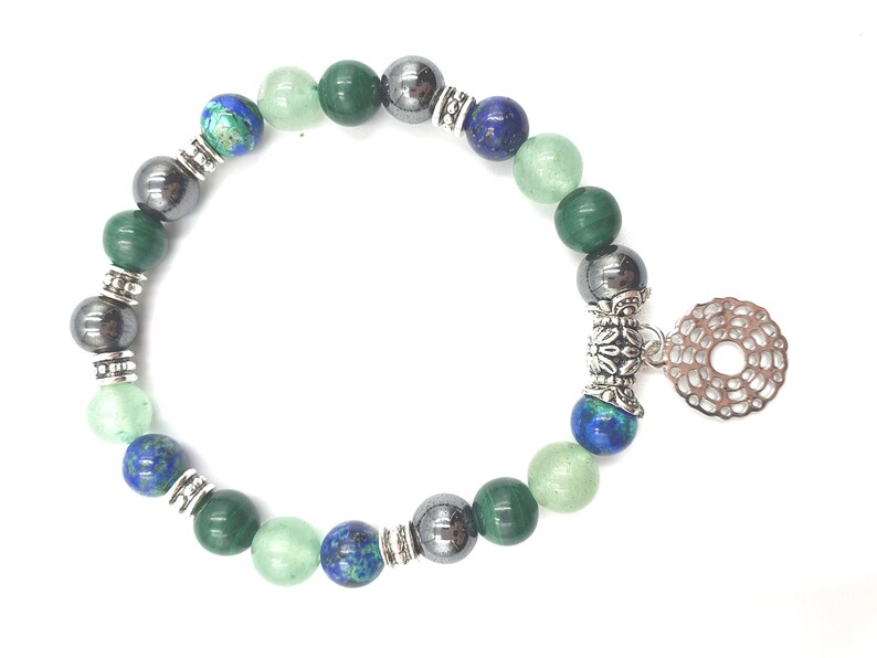 Pulsera de curación con cristales para aliviar el eczema con dije de chakra (azurita, malaquita, hematita y aventurina verde) - Tamaños personalizados disponibles. imagen 7