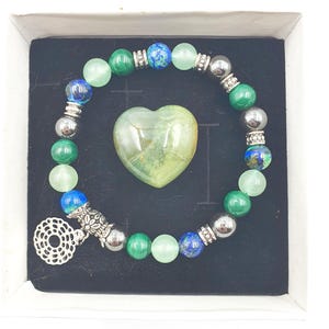 Pulsera de curación con cristales para aliviar el eczema con dije de chakra (azurita, malaquita, hematita y aventurina verde) - Tamaños personalizados disponibles. imagen 8