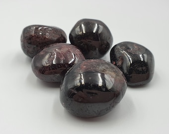 Garnet Crystal Tumbles 2-3cm