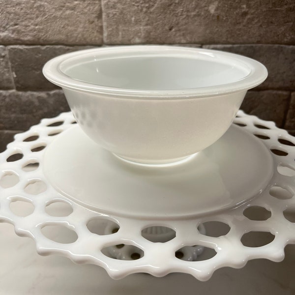 Pyrex White 322 Mixing Nesting Bowl