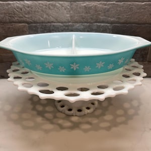 Pyrex Teal with White Snowflake 1/2 Quart Divided Dish - No Lid