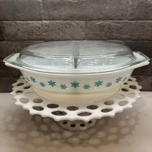 Pyrex White with Teal Snowflake 1/2 Quart Divided Dish with Lid