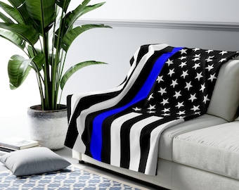 Koc policyjny, koc polarowy z flagą USA Blue Line, koc Blue Line, koc policyjny z flagą amerykańską, prezenty dla policjanta, funkcjonariusz organów ścigania
