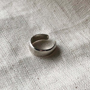 Dione Silver Ear Cuff
