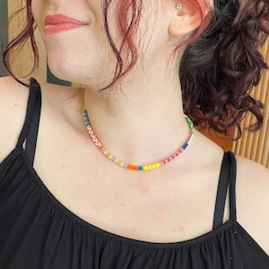 Handgewebte bunte Perlenkette: Japanisches & Tschechisches Glas