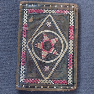 Portefeuille vintage en cuir artisanal - Etui ethnique brodé tribal - Pièce géométrique bohème