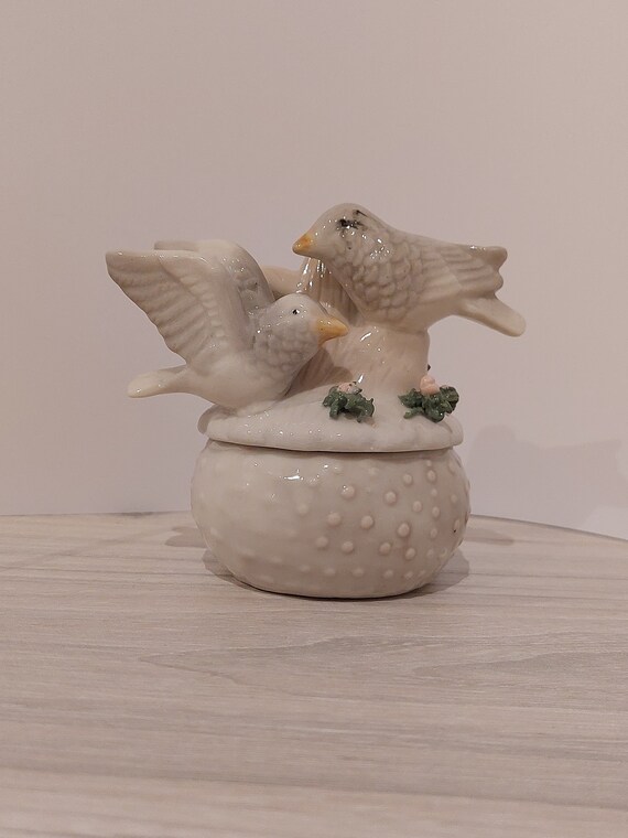 Joyero de cerámica con tapa de pájaro vintage. Caja de baratijas. Joyero. Caja de joyería antigua.