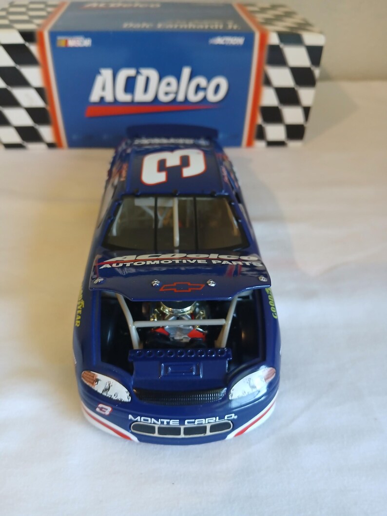 ACTION DALE EARNHARDT #3 Legacy Chevy Monte Carlo échelle 1:24 EUR 18