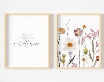 En un campo de rosas ella es una flor silvestre, juego de 2 impresiones de flores silvestres, impresiones florales para habitación de niñas, decoración de pared de guardería, impresiones florales para guardería,