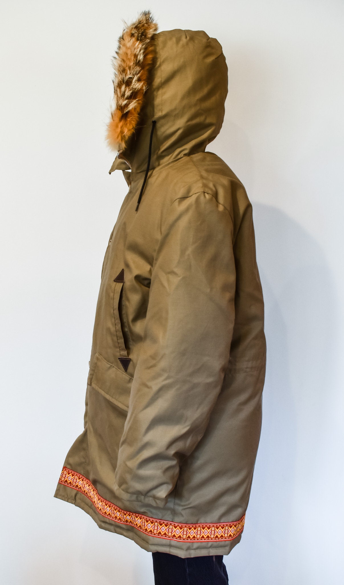 雑誌で紹介された Vintage Arctic Woods Down Parka W/coyote Fur Trim Hood and Jacket Outer