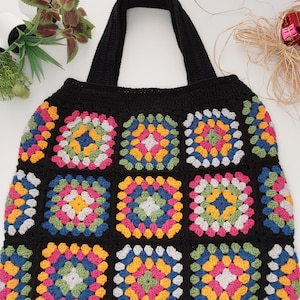 Schwarze Oma Quadratische Häkeldecke, Patchwork mit langem Griff, große schwarze Boho Tragetasche, afghanischer Stil