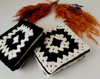 Black and White Crochet Granny Squares: Afghan Patchwork Pieces