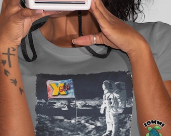T-shirt télévisé Moon Flag de la génération X : nostalgie rétro des années 80