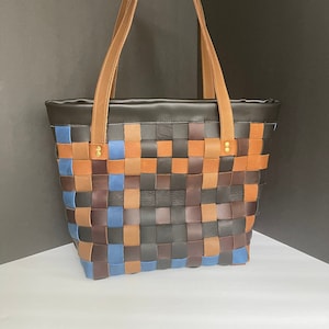 Bolso tote tejido enrejado