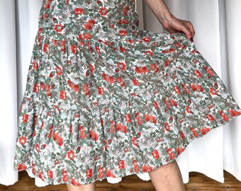 Vintage 70s Tiered Floral Skirt, 26" Inch Waist Cotton Cottage Core Spring Summer Small Midi Skirt. Gingerbread Girls Aesthetic