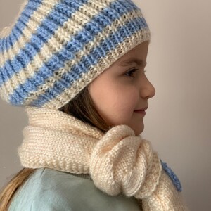 Weiß und Blau handgestrickte Wintermütze und Schal für Kinder, Baskenmütze, Kinder Schal Set