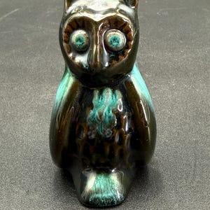 愛らしいヴィンテージのブルーマウンテンポタリー製、高さ3インチのセラミック製フクロウの置物