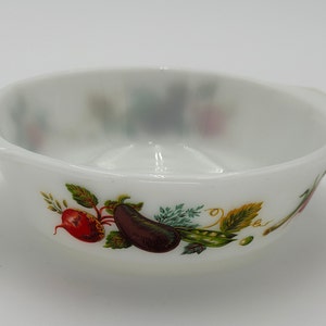Vintage 1970s JAJ Pyrex casserole dish with Tuscany Market Garden design