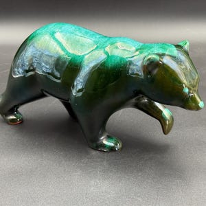 ヴィンテージ ブルーマウンテンポタリー製 長さ11インチのセラミック製クマの置物
