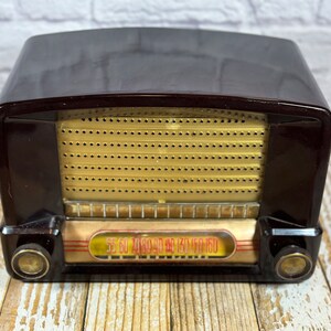 Rare vintage 1948 General Electric Broadcast Receiver Radio Model C600 made in Canada