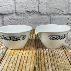 Corelle Corningware Old Town Blue Onion cream and sugar set