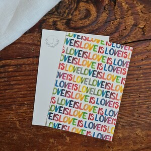 Postal "El amor es amor" para ti, orgullo LGBTQ, acuarelas coloridas.
