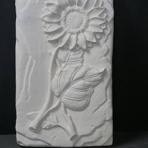 Unpainted Ceramic Bisque, Sunflower Plaque