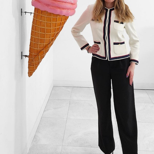Statue de cône de gaufre de crème glacée à suspendre au mur, cuillère rose de 3 pieds pour l'intérieur et l'extérieur pour les magasins de crème glacée, les présentoirs de restaurant - Résine durable