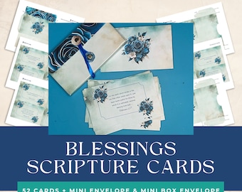 Könnte beinhalten: Ein Set mit 52 blauen und weißen Schriftkarten mit einem floralen Design. Die Karten werden mit einem Mini-Umschlag und einem Mini-Box-Umschlag geliefert. Der Text auf der Karte lautet: "Denn die Erde, die den Regen trinkt, der oft auf sie fällt, und die Kräuter hervorbringt, die für diejenigen nützlich sind, die sie bearbeiten, empfängt den Segen Gottes." - Jakobus 5,18