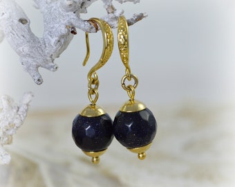 Boucles d’oreilles plaquées or 18 carats avec perles de pierre semi-précieuse en grès bleu / Boucles d’oreilles / Bijoux Cadeau pour femmes