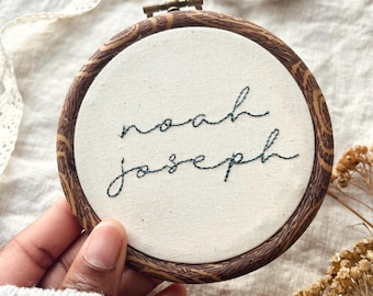 Personlig broderad mini-ring med namn - present till nyfödd, barnrumsdekor