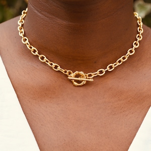 14k Gold Plated Chunky Chain Necklace with T-Bar Toggle Front Clasp - Perfect Fashion Accessory for the Festive Season or as a Stylish Gift