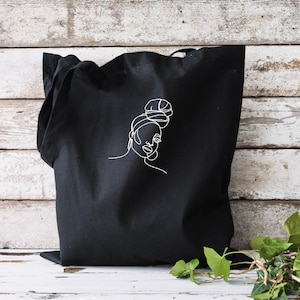 Afrikanerin karibische schwarze Frau Tragetasche - Line Art Embroidery - Schwarze oder Beige Tasche - Tragetasche für die Schule - Geschenke, Essentials, Shopping