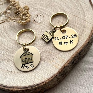 Gepersonaliseerde gouden First Home-sleutelhangers cadeau - housewarmingcadeau nieuw huis - verhuiscadeau - sleutelhangersset voor nieuwe huiseigenaren