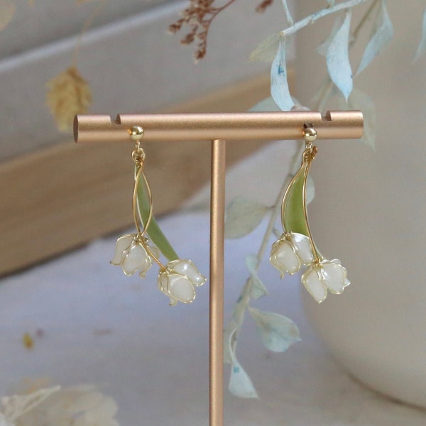 Resin Lily Of The Vally Earrings, White flower earrings, Flower jewelry, Wedding earrings, Cute earrings, Fairy earrings
