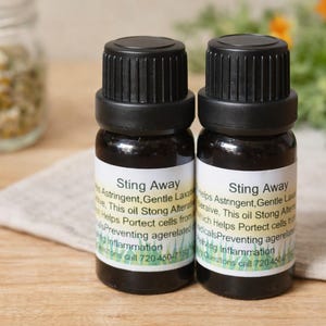 Alivia la picazón causada por picaduras de mosquitos, hiedra y roble venenosos, chinches y fórmula curativa.