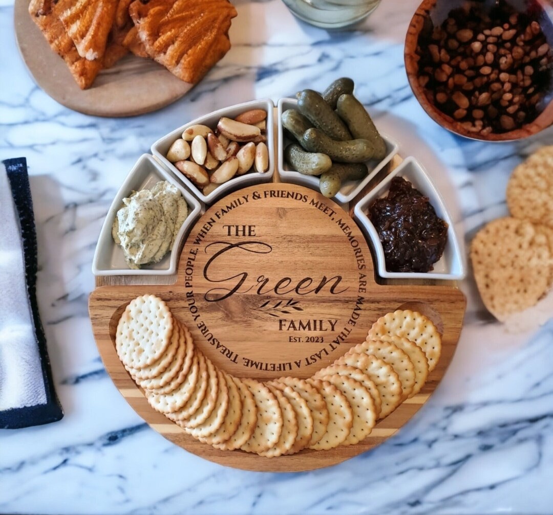 Personalized Acacia Wood Charcuterie Board, Engraved Serving Board - Etsy