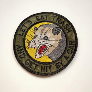 Patch bordado engraçado de gambá - Meme de humor trash