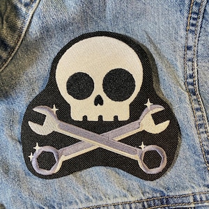 Skull & Wrenches Embroidered Patch – Mechanic Iron-On Applique