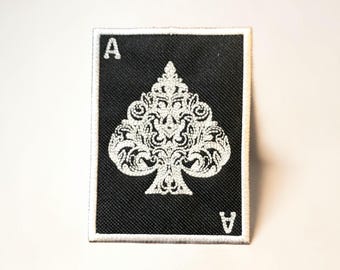 Schoppenaas geborduurde patch pokerkaart Gothic