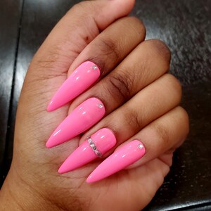 Opulent Pink Gemstone Press-On Nails